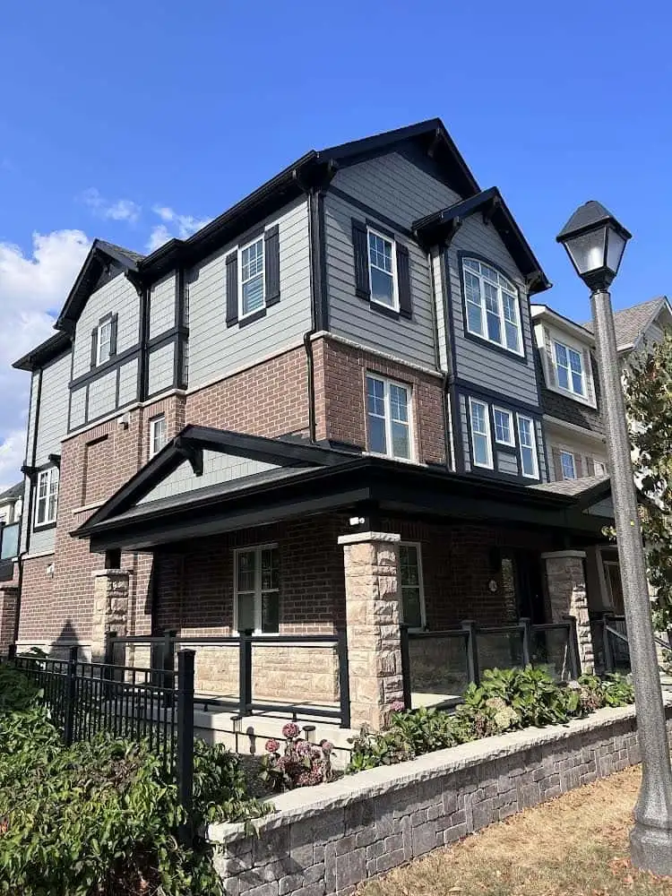 Vinyl Siding Painting Oakville, after